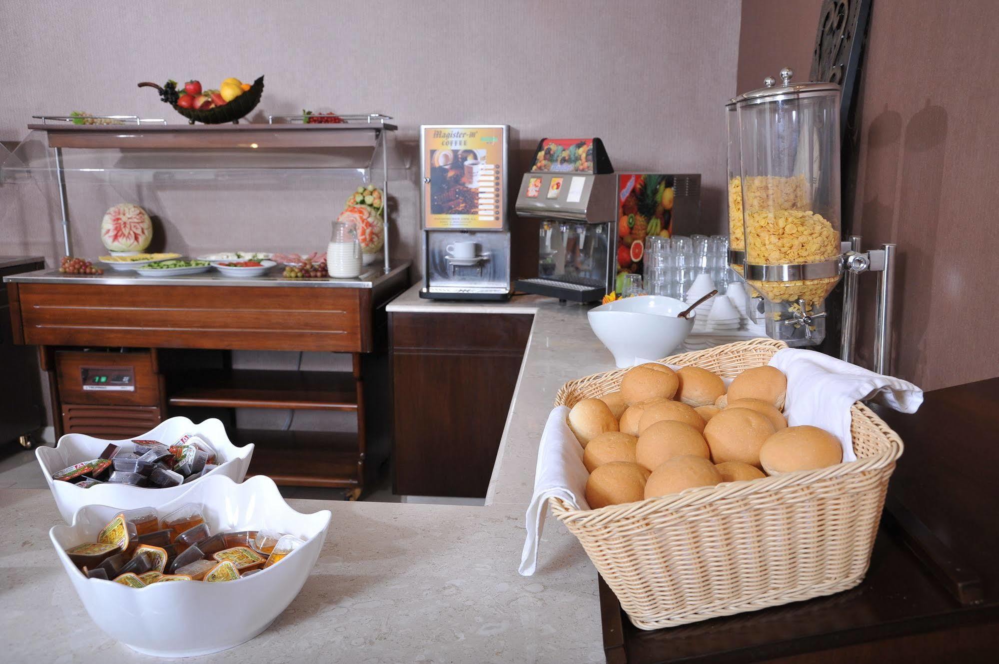 Apartahotel Argiro Village 3*